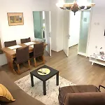 アパート In The Center Of